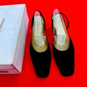 Naturalizer, size 8 1/2 M, Ava black peau, excellent condition